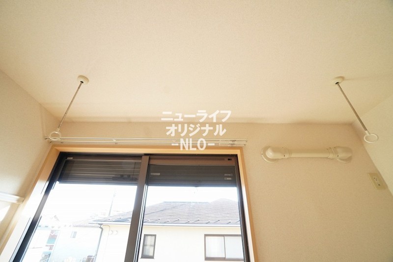 その他設備　雨の日や花粉の時期のお洗濯に欠かせない室内物干付き♪