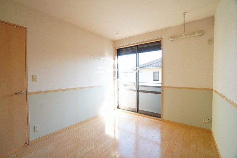 その他部屋・スペース　自然光が心地よい洋室5.9帖