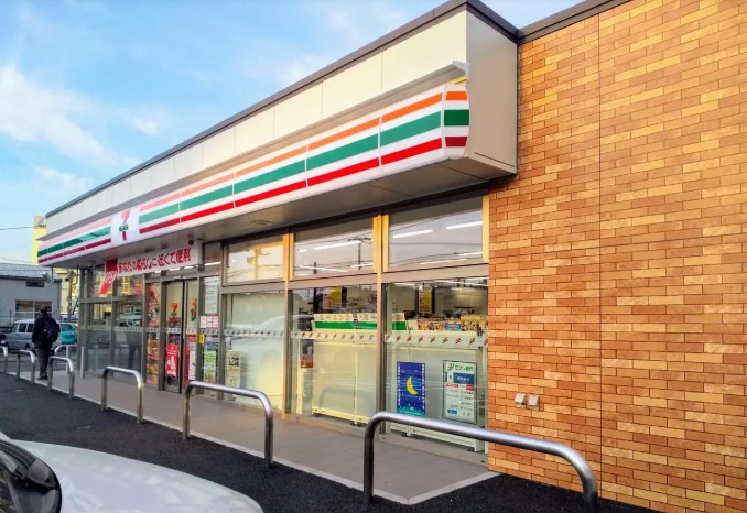コンビニ　セブンイレブン 大和下鶴間店（コンビニ）まで421m