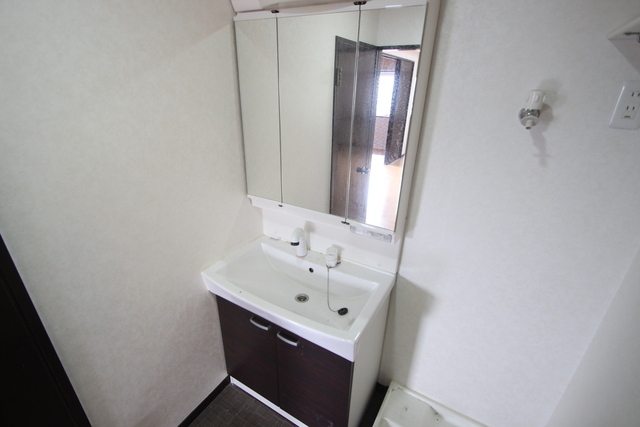 洗面設備　※別のお部屋の写真です。