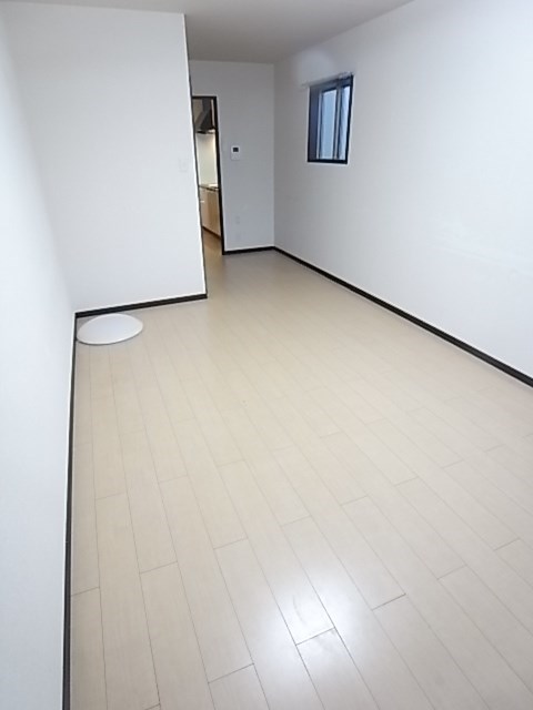 その他部屋・スペース　広くて明るい寝室