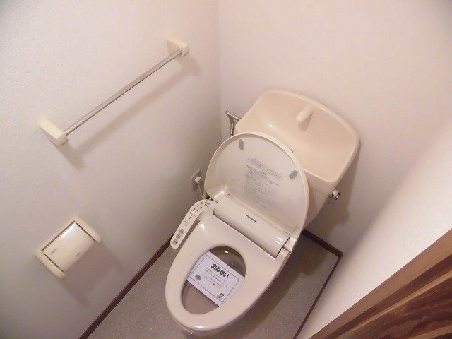 トイレ　落ち着いたトイレです