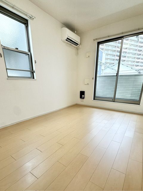 アンジュ カーサの居間写真