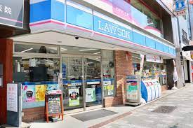 コンビニ　ローソン岩本町三丁目店（コンビニ）まで150m