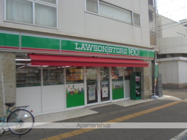 コンビニ　ローソンストア（コンビニ）まで450m