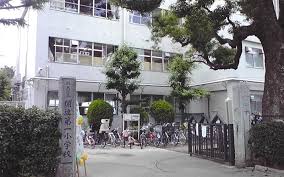 小学校　練馬区立開進第一小学校（小学校）まで2010m