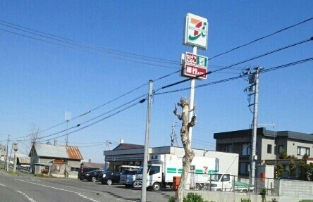 コンビニ　セブンイレブン滝川朝日町西店（コンビニ）まで66m