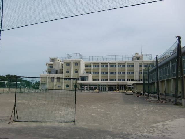 中学校　大和市立南林間中学校（中学校）まで1777m