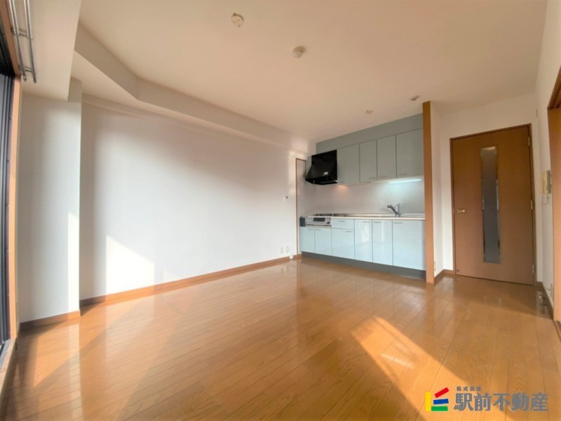 居室・リビング　同建物別部屋写真