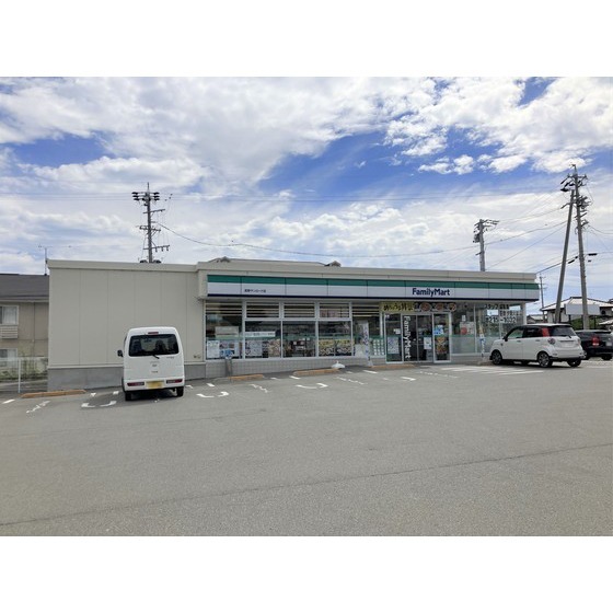 コンビニ　ファミリーマート長野サンロード店（コンビニ）まで520m