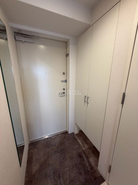 セレニテ梅田北グランデの玄関写真