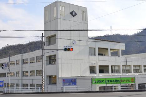 小学校　熊野町立熊野第四小学校（小学校）まで739m