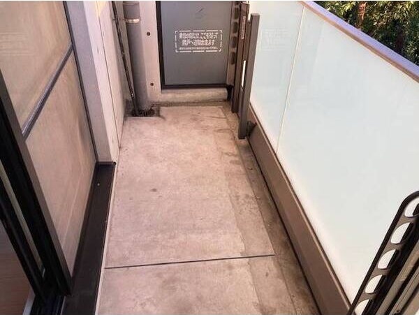 バルコニー　※写真は同じマンションの違う部屋のものになります。