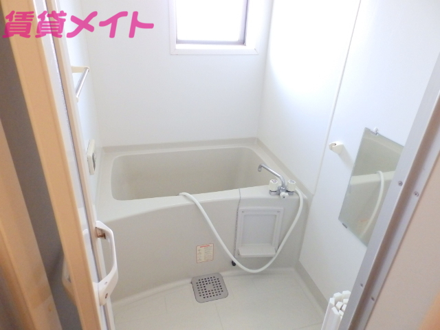 バス・シャワールーム　同物件別室の画像です