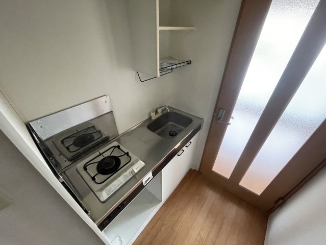 キッチン　同物件別部屋写真