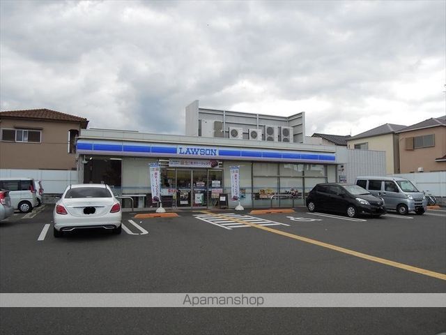 コンビニ　ローソン（コンビニ）まで858m