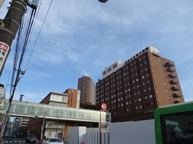 病院　東京女子医科大学病院（病院）まで560m