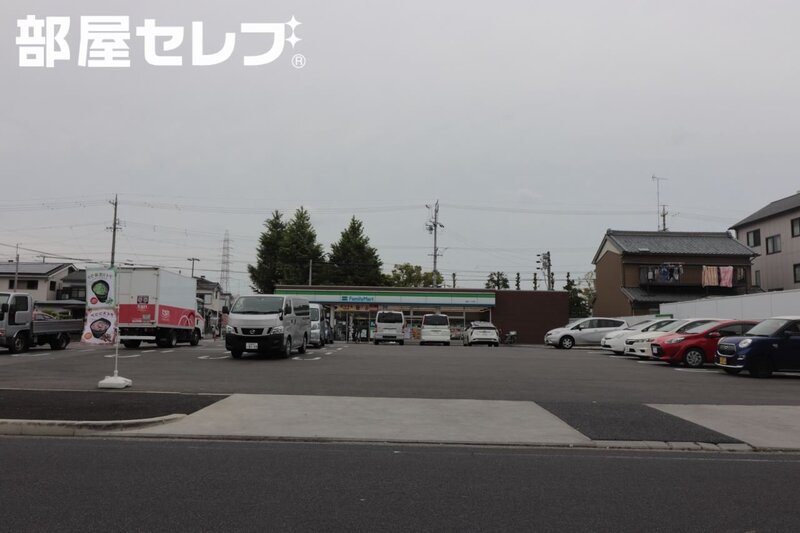 コンビニ　ファミリーマート横井一丁目店（コンビニ）まで372m