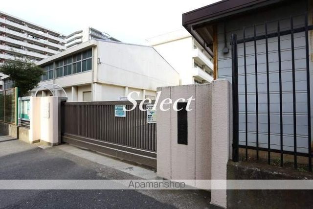 小学校　横浜市立南吉田小学校（小学校）まで234m