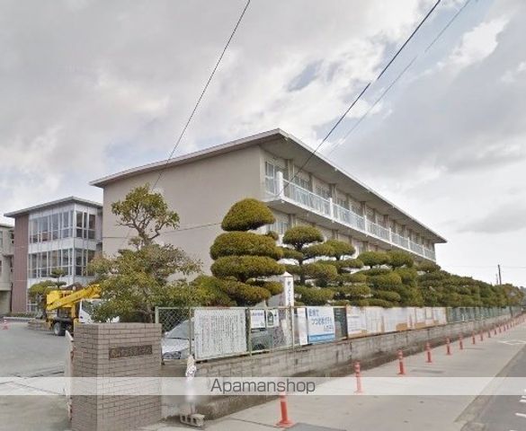 小学校　岡山市立芳田小学校（小学校）まで1978m