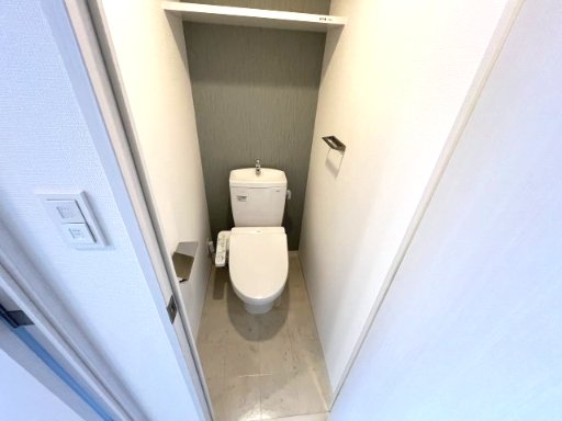 トイレ　写真は、他部屋の反転間取りとなっております。