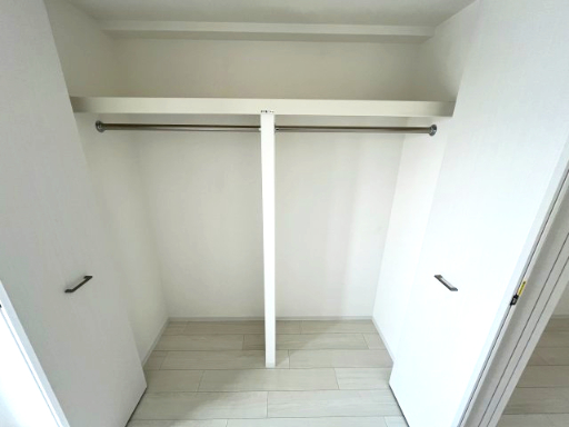 収納　写真は、他部屋の反転間取りとなっております。