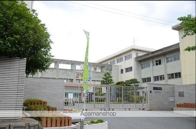中学校　奈良市立三笠中学校（中学校）まで706m