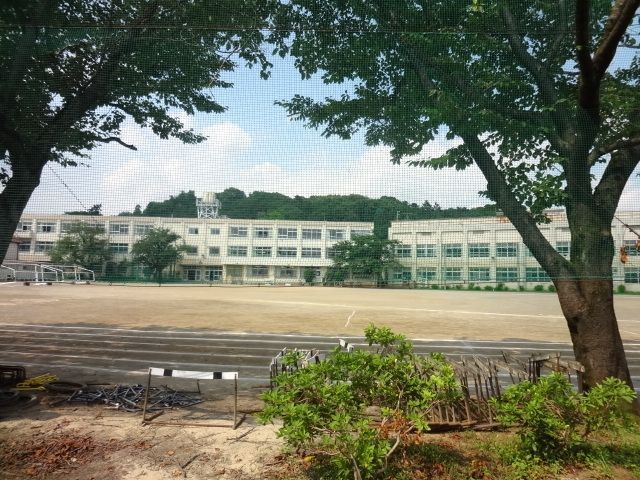 中学校　八王子市立川口中学校（中学校）まで244m