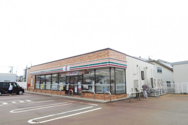 コンビニ　セブンイレブン 上越五智1丁目店（コンビニ）まで872m