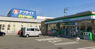 コンビニ　ファミリーマート博多豊二丁目店（コンビニ）まで426m