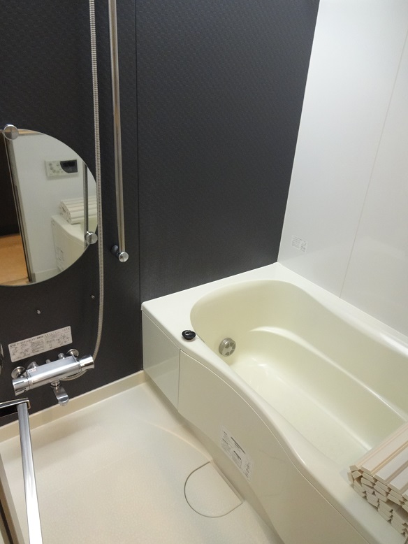バス・シャワールーム　同マンション別部屋