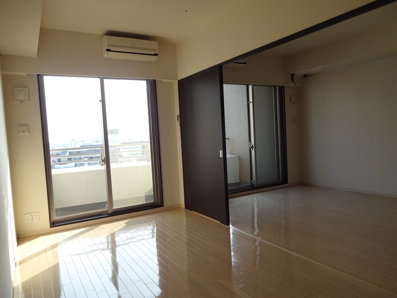 居室・リビング　同マンション別部屋