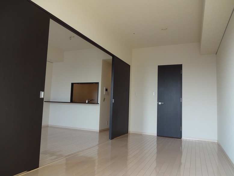 居室・リビング　同マンション別部屋