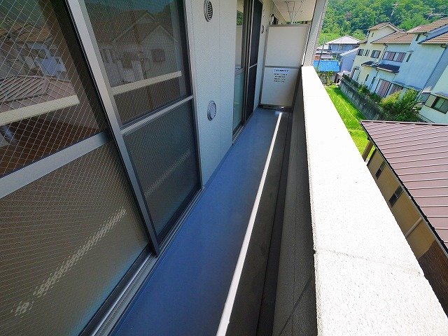 バルコニー　外からの目が気にならないバルコニーで洗濯物が干せます