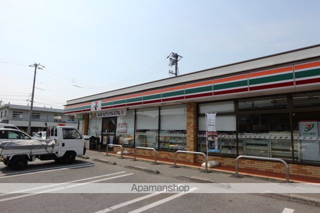 コンビニ　セブンイレブン防府東仁井令店（コンビニ）まで800m