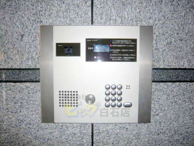 エントランス　人気のオートロック付きマンションです♪