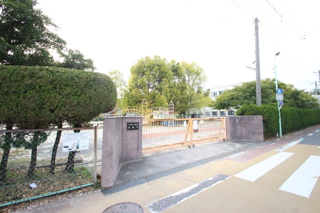 小学校　名古屋市立小幡小学校（小学校）まで1200m