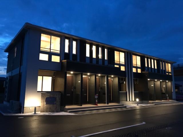 建物外観　外観写真（夜）