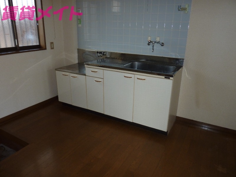キッチン　キッチン同建物の別部屋のお写真になります。