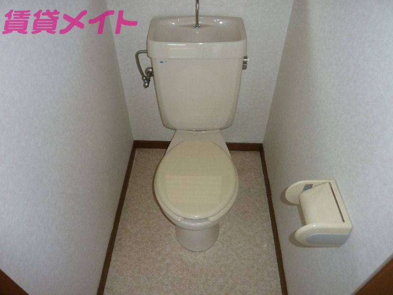 トイレ　トイレ同建物の別部屋のお写真になります。