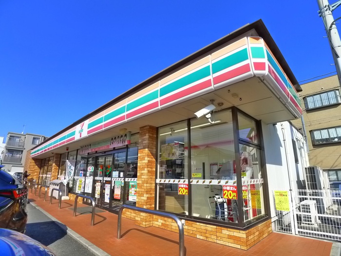 コンビニ　セブンイレブン（コンビニ）まで240m