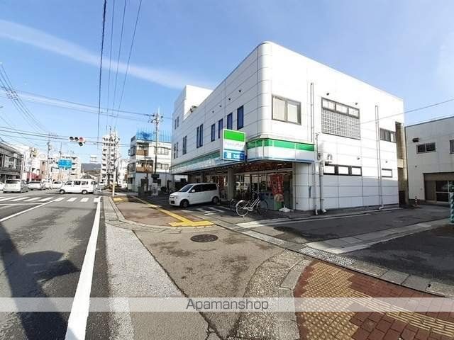 コンビニ　ファミリーマート高知上町五丁目店（コンビニ）まで673m
