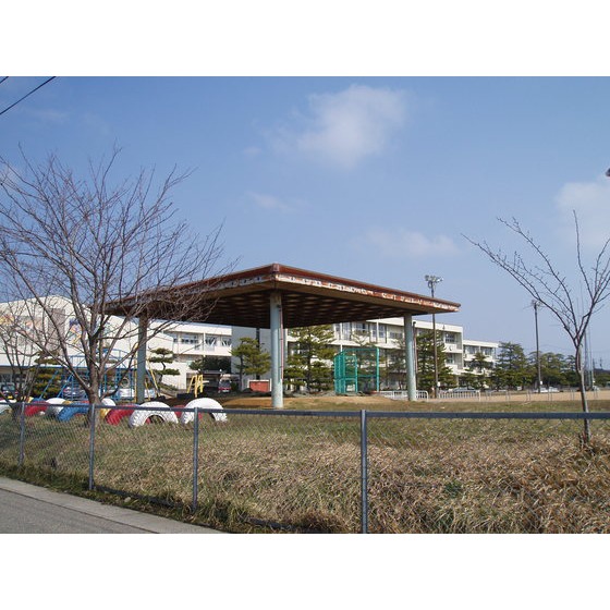 小学校　射水市立小杉小学校（小学校）まで1100m