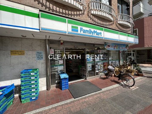コンビニ　ファミリーマート サンズ大岡山駅前店（コンビニ）まで423m