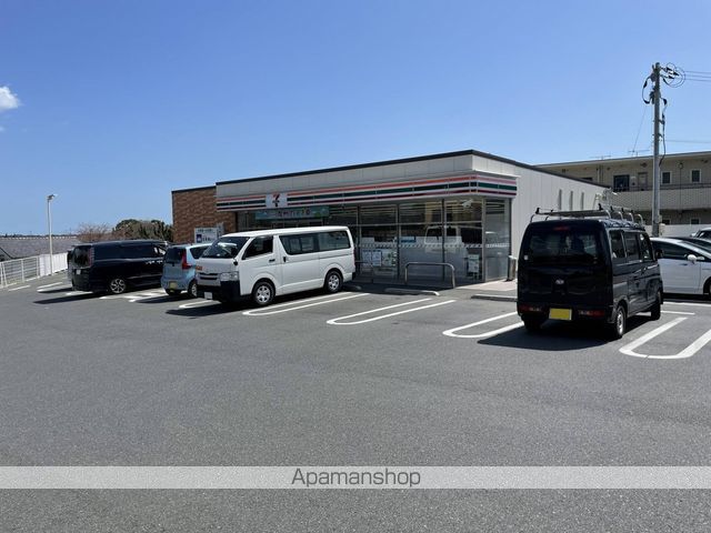 コンビニ　セブンイレブン（コンビニ）まで582m