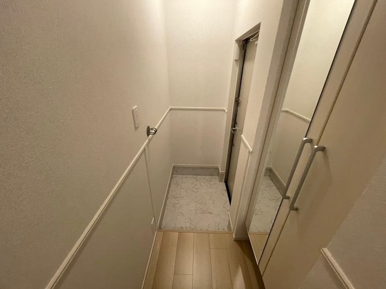 玄関　※別部屋の写真です