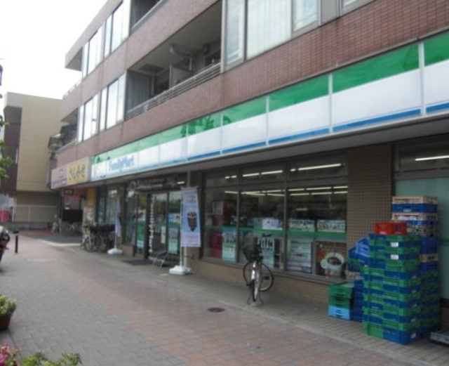 コンビニ　ファミリーマート　大谷口店（コンビニ）まで796m