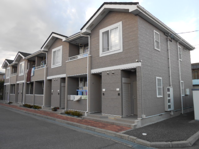建物外観　バルコニー・玄関側を南東方向より撮影