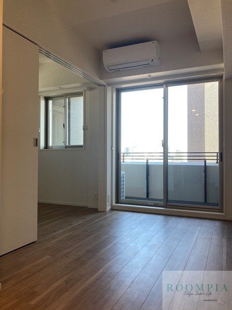 居室・リビング　同タイプの別部屋の写真です