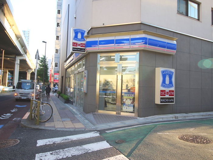 コンビニ　ローソン世田谷三軒茶屋二丁目店（コンビニ）まで182m